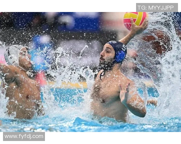 游泳比赛激烈角逐各项纪录刷新 金牌得主背后的训练与挑战